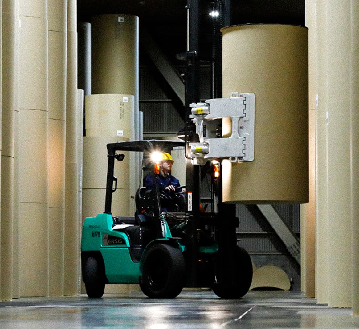 君の情熱が、紙と明日を創る。